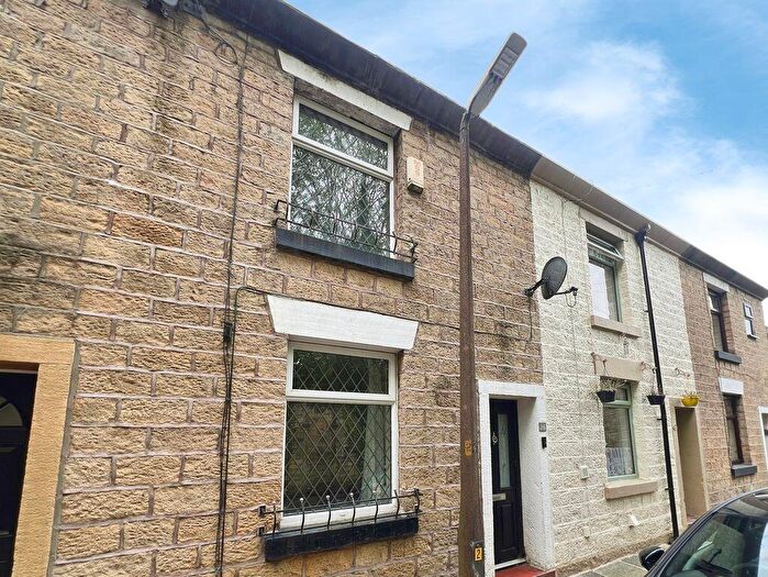 2 Bedroom Cottage To Rent In School Street, Bromley Cross, Bolton, BL7