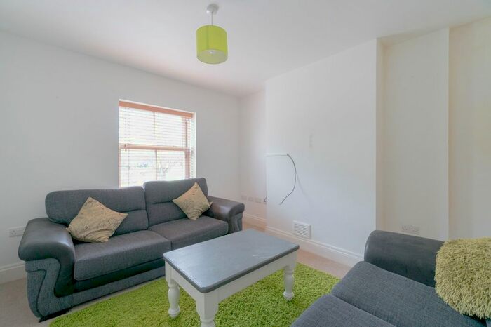 2 Bedroom Flat To Rent In Leicester Road, Mountsorrel, LE12