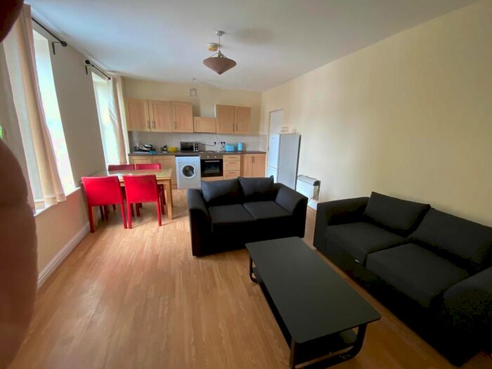 1 Bedroom Flat To Rent In Chorlton Road, Old Trafford, M16