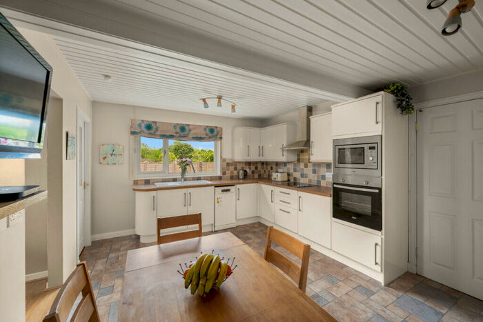 2 Bedroom Detached Bungalow For Sale In Hillhead Road, DD5