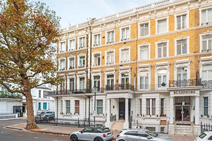 1 Bedroom Flat For Sale In Trebovir Road, Earls Court, SW5