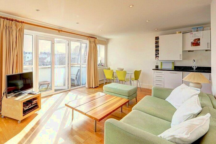 2 Bedroom Apartment To Rent In Abyssinia Close, SW11