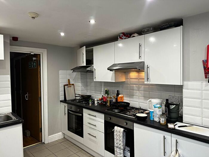 6 Bedroom House To Rent In Treherbert Street, Cardiff, CF24