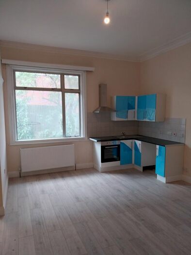 Studio To Rent In Hamilton Way, Finchley, London, N3