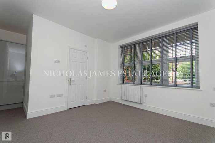 Flat To Rent In St, Johns Avenue, Friern Barnet, London, N11