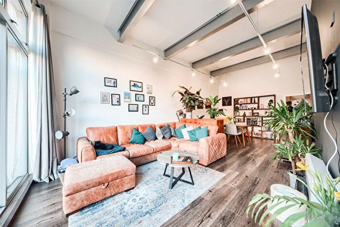 2 Bedroom Flat For Sale In Branston Street, Birmingham, B18