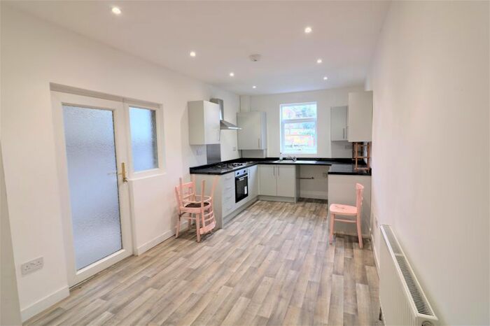 3 Bedroom Terraced House To Rent In Bolton Road, London, N18
