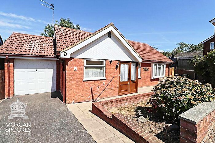 3 Bedroom Detached Bungalow For Sale In Kingsdown Close, Basildon, SS13