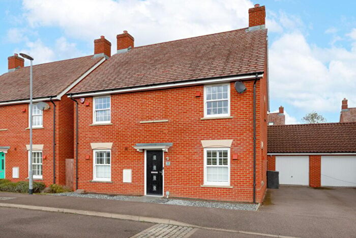 4 Bedroom Detached House For Sale In Speedwell Way, Stotfold, Hitchin, SG5