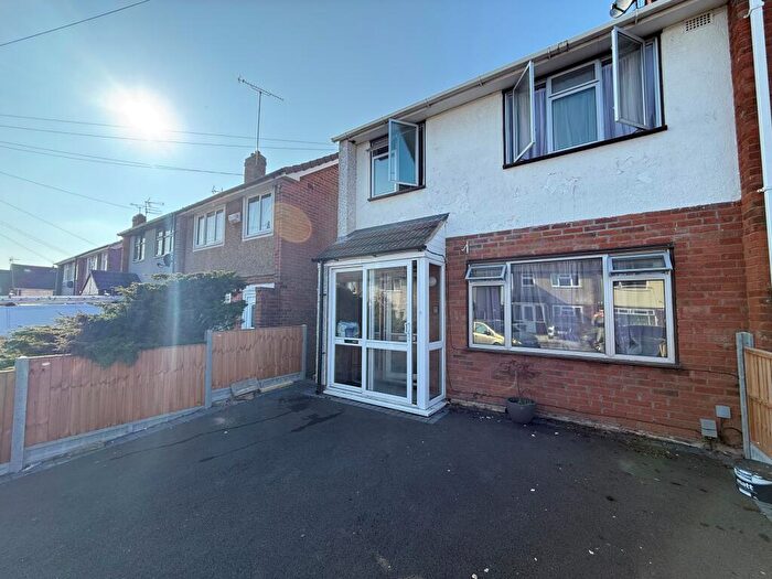 3 Bedroom House To Rent In Kentmere Close, CV2