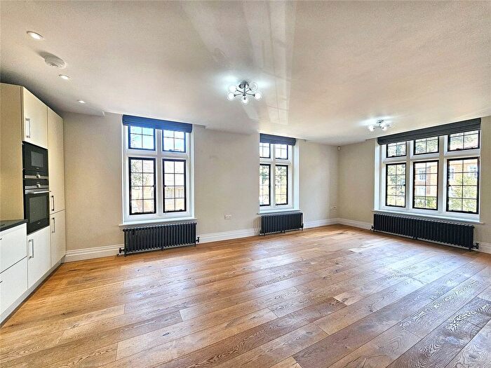 2 Bedroom Flat For Sale In King Edward Vii Apartments, Kings Drive, Midhurst, West Sussex, GU29