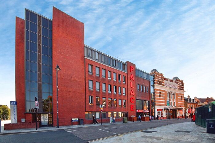 1 Bedroom Flat For Sale In Clarendon Road, Watford, WD17