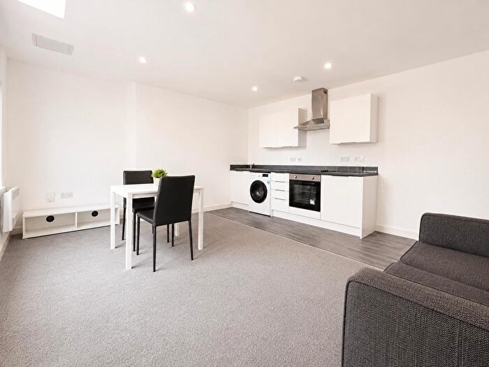 1 Bedroom Flat To Rent In Eldon Place, Bradford, BD1