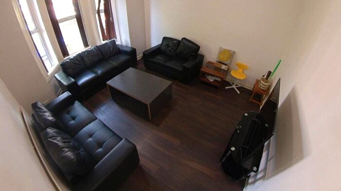 9 Bedroom Semi-Detached House To Rent In Victoria Road, Fallowfield, M14