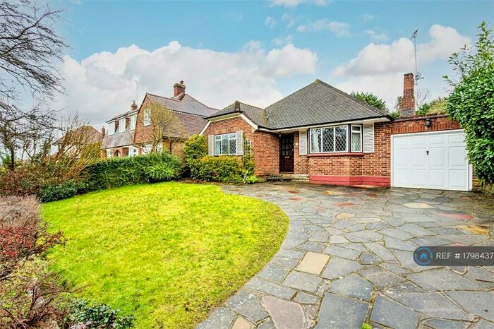 3 Bedroom Detached House To Rent In Garlichill Road, Epsom, KT18