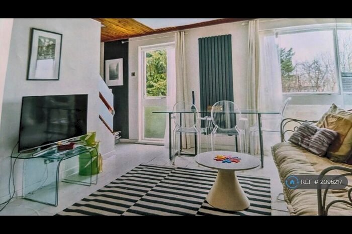 4 Bedroom End Of Terrace House To Rent In Calton Walk, Bath, BA2