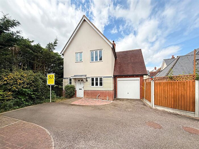 3 Bedroom Property For Sale In Kings Farm Meadow, Tillingham, Southminster, CM0