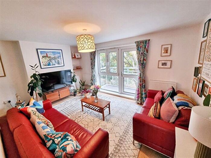 2 Bedroom Flat To Rent In Francis Street, Stratford, E15