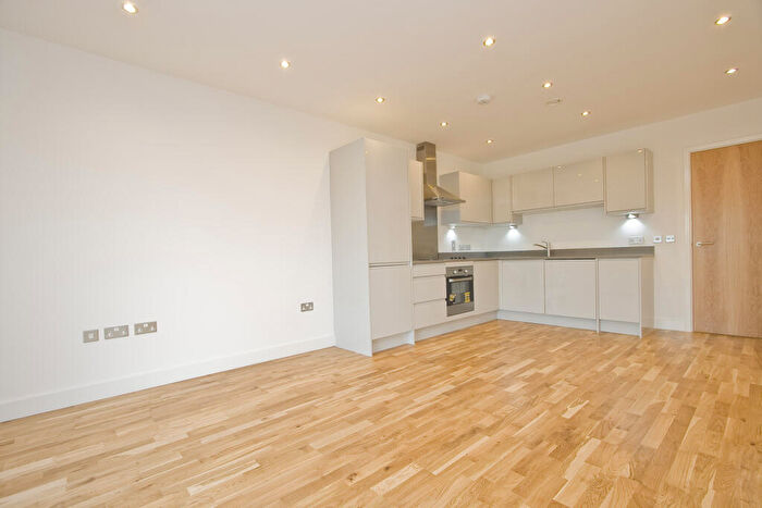 1 Bedroom Apartment To Rent In Tyas Road, Canning Town, London, E16