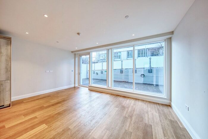 2 Bedroom Flat To Rent In Hawker Building, Queenstown Road, London, SW11