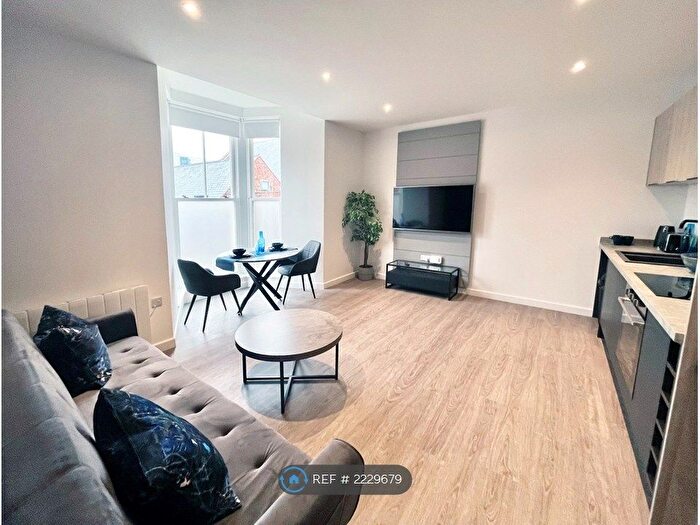 2 Bedroom Flat To Rent In High Street, Wellingborough, NN8