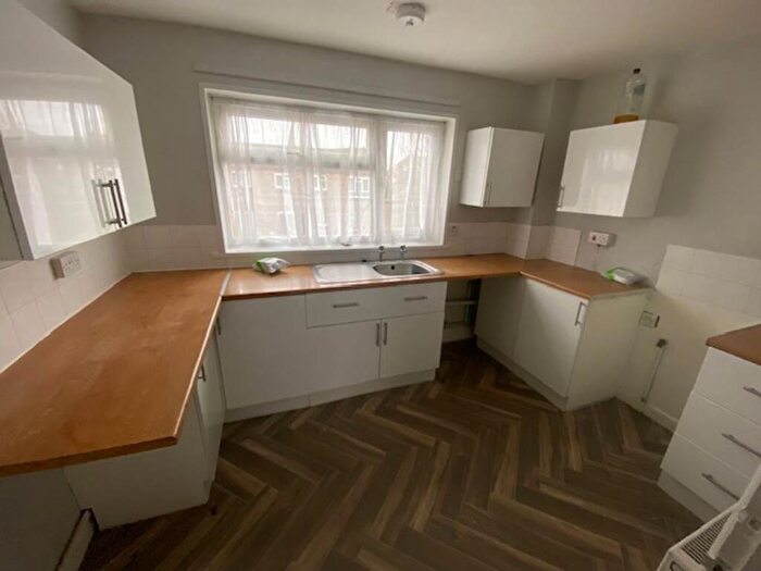 2 Bedroom Apartment To Rent In Wolfe Close, Barry, CF63