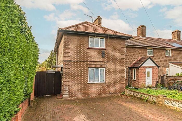 3 Bedroom End Terrace House For Sale In Lower Marsh Lane, Kingston Upon Thames, KT1