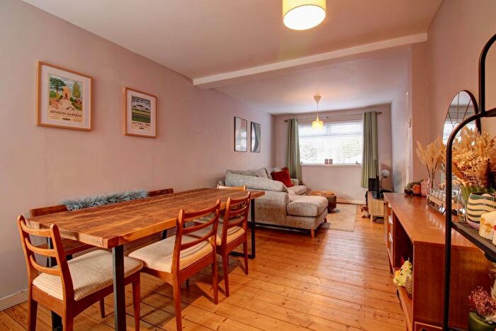 3 Bedroom Terraced House For Sale In Albion Street, Kenilworth, Warwickshire, CV8