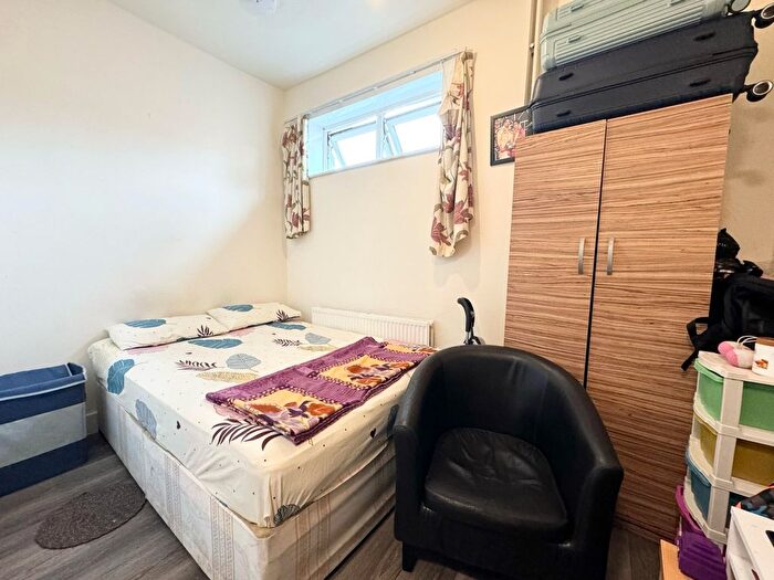 Studio To Rent In West Green Road, Harringay, N15