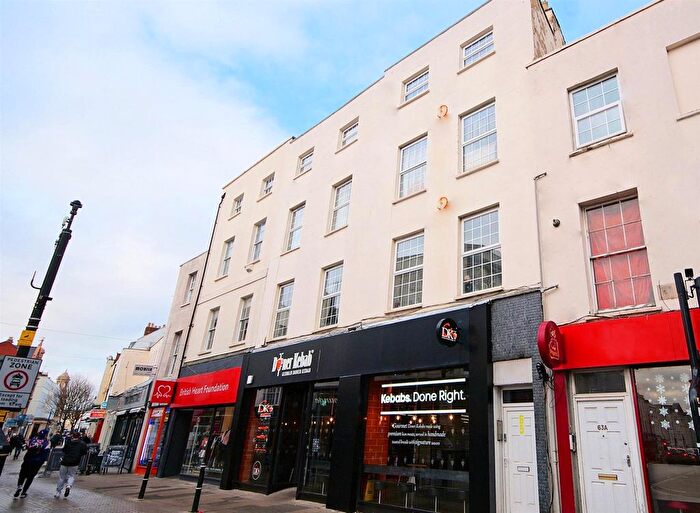 2 Bedroom Flat To Rent In High Street, Cheltenham, GL50