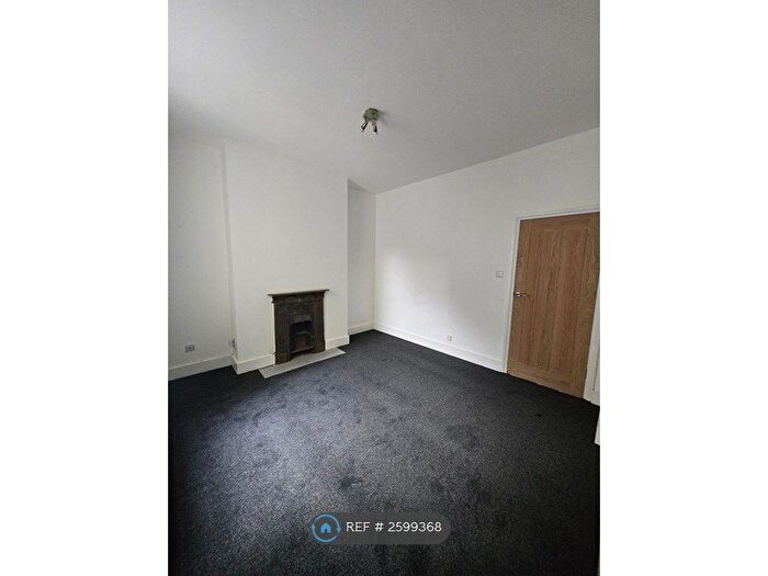 1 Bedroom Flat To Rent In Templar Street, Dover, CT17