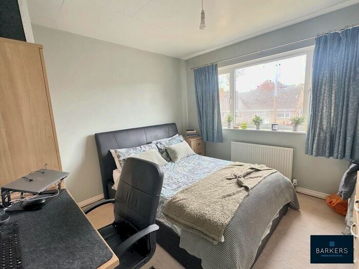 3 Bedroom SemiDetached House For Sale In Pollard Avenue, Gomersal, BD19