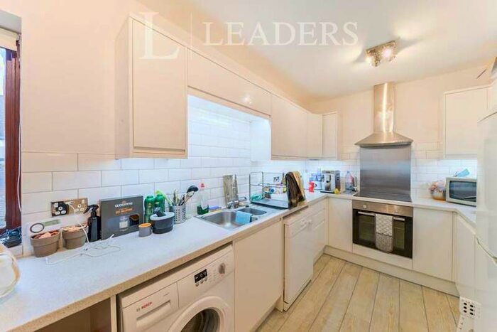 2 Bedroom Property To Rent In Lichfield Place, AL1