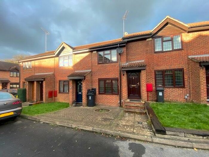 2 Bedroom House To Rent In Crackley Meadow, Hemel Hempstead, HP2