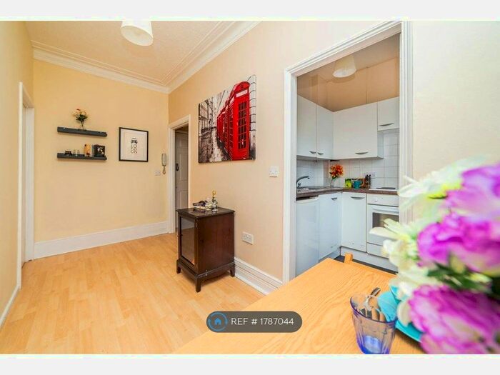 1 Bedroom Flat To Rent In Stanley Gardens, London, NW2