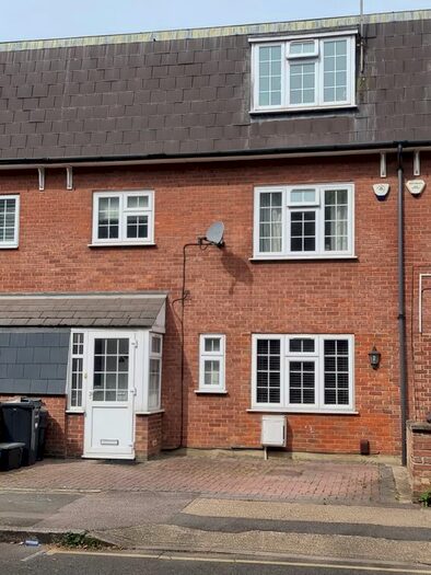 3 Bedroom Terraced House To Rent In Marlborough Road, London, E18