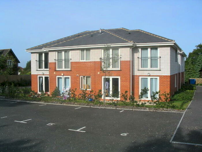 2 Bedroom House To Rent In Birch Grange, Oakdale, BH15