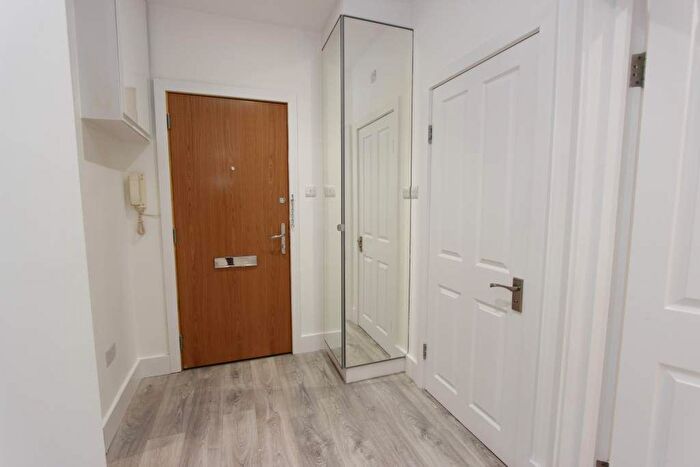 2 Bedroom Flat To Rent In Langham Road, London, N15