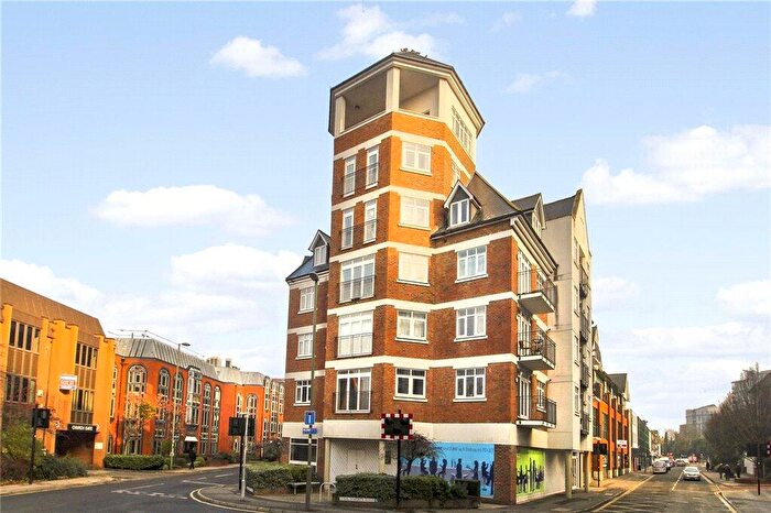 2 Bedroom Apartment To Rent In Goldsworth Road, Woking, Surrey, GU21