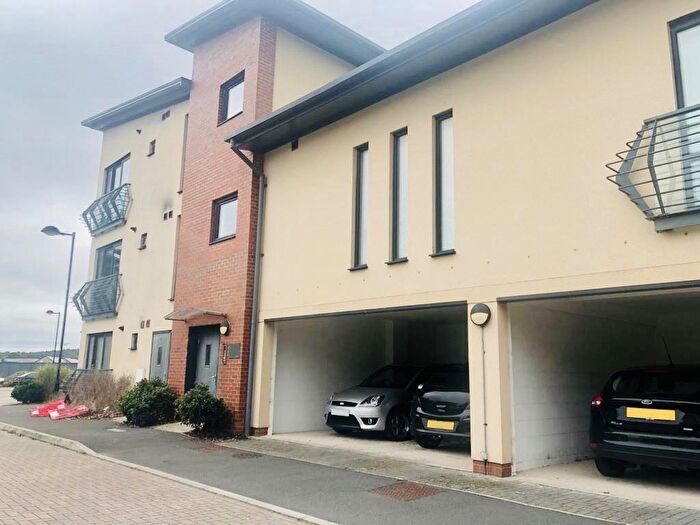 2 Bedroom Flat To Rent In Hayman Crescent, Swindon, SN3