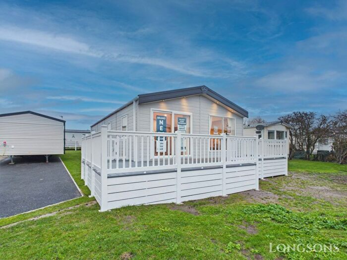2 Bedroom Park Home For Sale In Arbor Lane, Lowestoft, NR33
