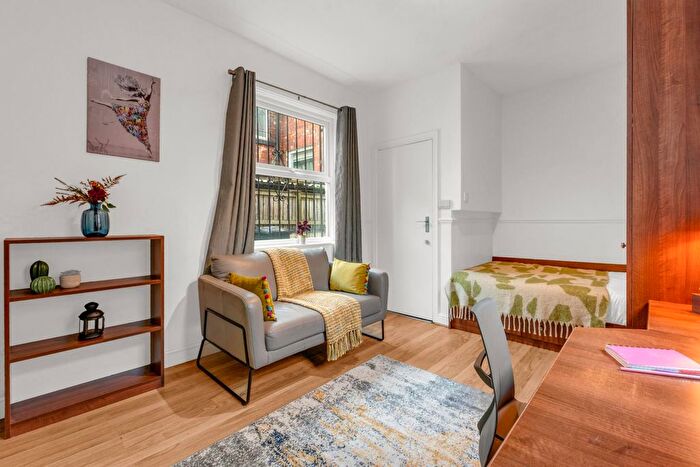 1 Bedroom Terraced House To Rent In Brudenell Road, Leeds, LS6