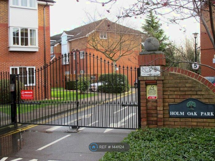 Studio To Rent In Holm Oak Park, Watford., WD18