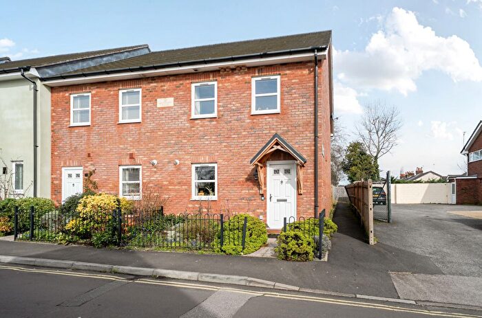 2 Bedroom End Of Terrace House For Sale In Cottage Terrace, Littlefield Road, Alton, Hampshire, GU34
