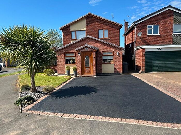 4 Bedroom Detached House For Sale In Ferndale Close, Nuneaton, CV11
