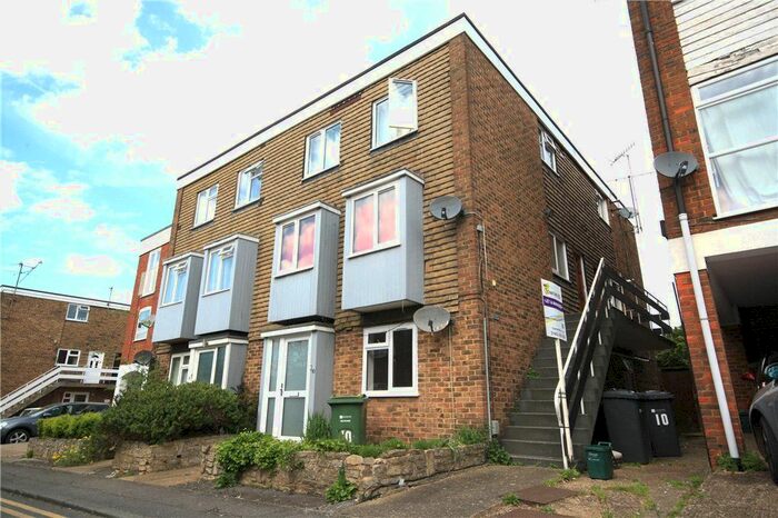 2 Bedroom Maisonette To Rent In Drummond Road, Guildford, Surrey, GU1