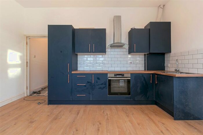 2 Bedroom Flat To Rent In Staple Hill Road, Bristol, Bristol, City Of, BS16