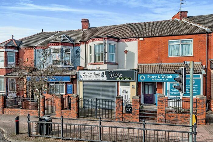 2 Bedroom Flat To Rent In Albert Road, Widnes, Cheshire, WA8