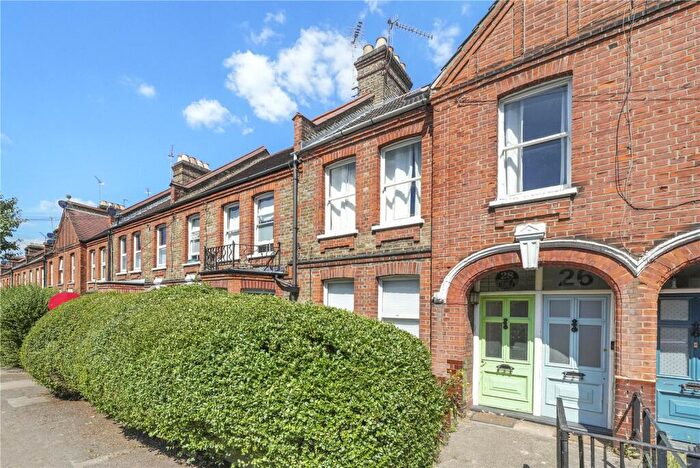 2 Bedroom Flat For Sale In Diana Road, Walthamstow, London, E17