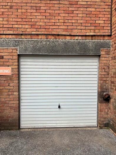 Garage / Parking To Rent In Kingston Hill, Kingston Upon Thames, KT2